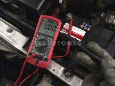 UNI-T Automotive Handheld Multimeter AC DC Voltmeter UT105