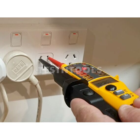 FLUKE T150 LCD VOLTAGE AND CONTINUITY TESTER 690V, 5 FLUKE T150 LCD VOLTAGE AND CONTINUITY TESTER 690V