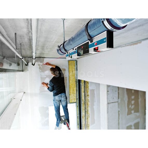 BOSCH DIGITAL SPIRIT LEVEL WITH 30M POINT LASER GIM60L 0601076900