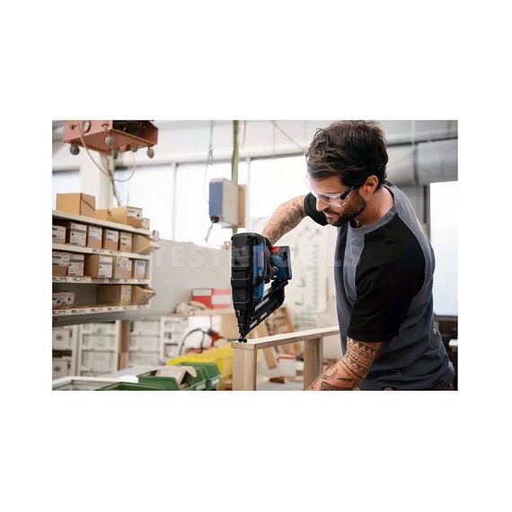 BOSCH 18V FINISHING NAILER TOOL ONLY GNH18V-64